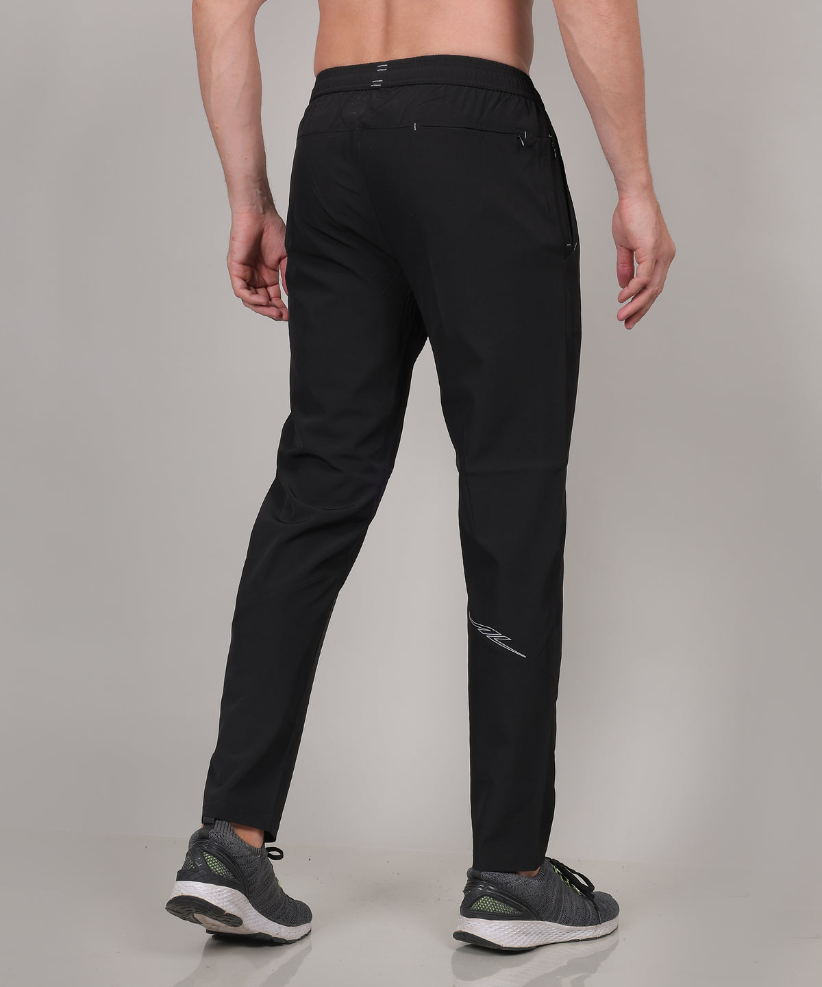 SELECT 8050 SLIMFIT TRAINING NS TRACK PANT BLACK FOR MEN